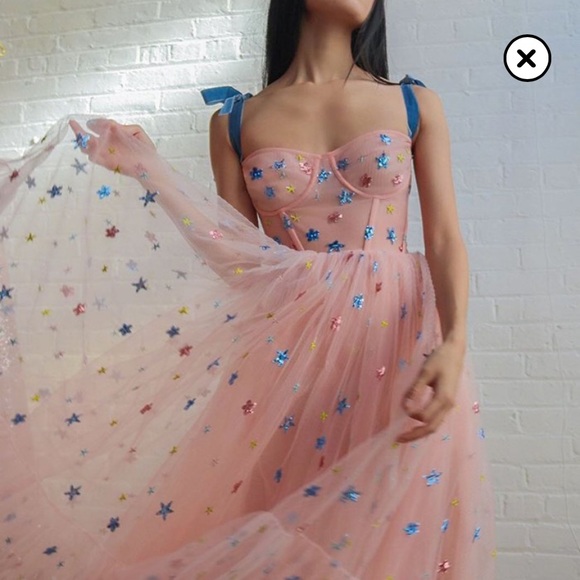 Dresses & Skirts - NWOT Gorgeous Mesh Midi Dress!  So beautiful!
